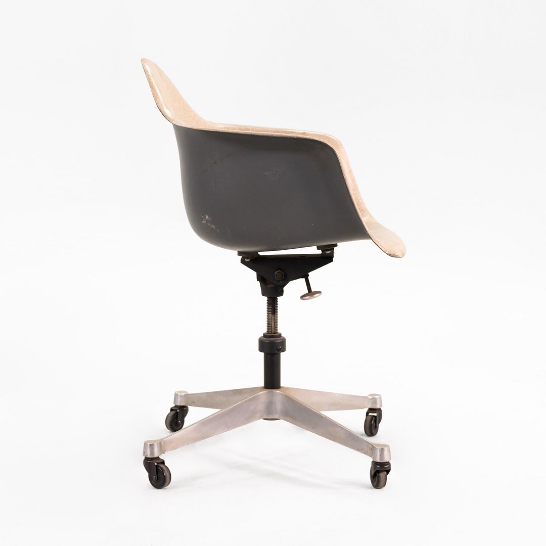 Fiberglass Task Armchair, Model DAT-1