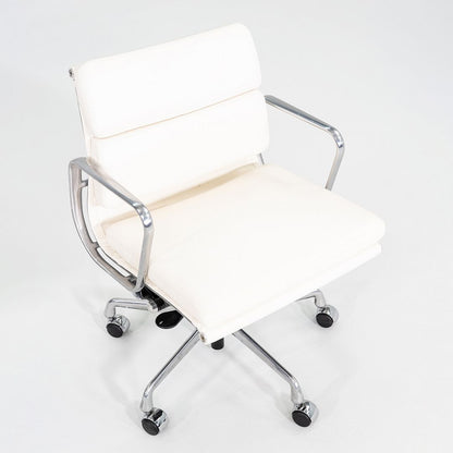Soft Pad Management Chair, EA435
