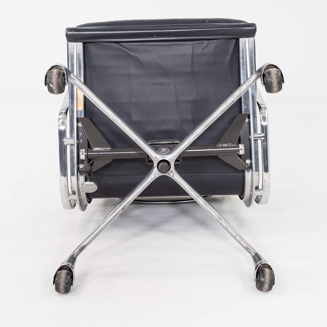 Soft Pad Management Chair, EA418