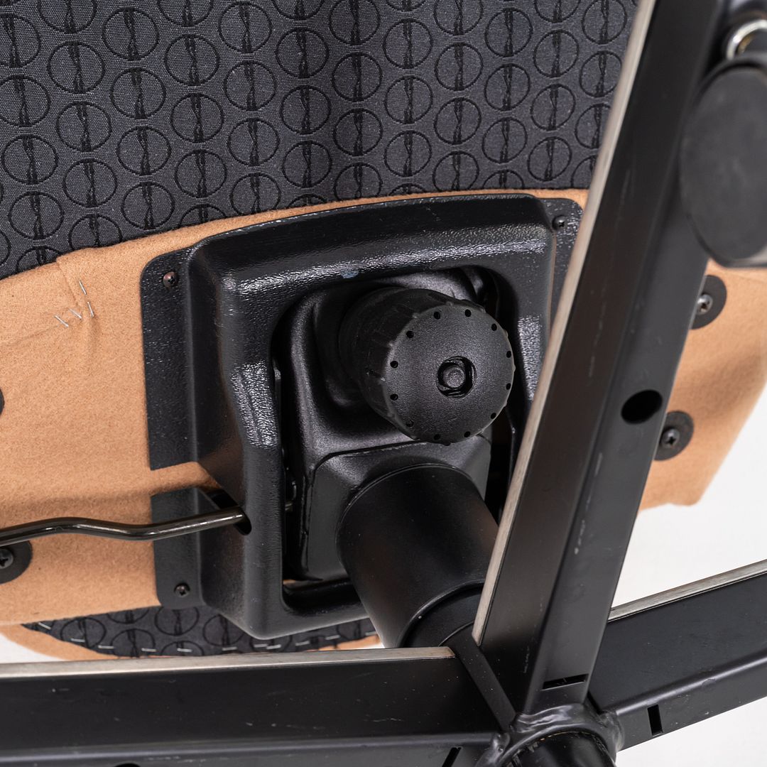 Saarinen Executive Armless Desk Chair