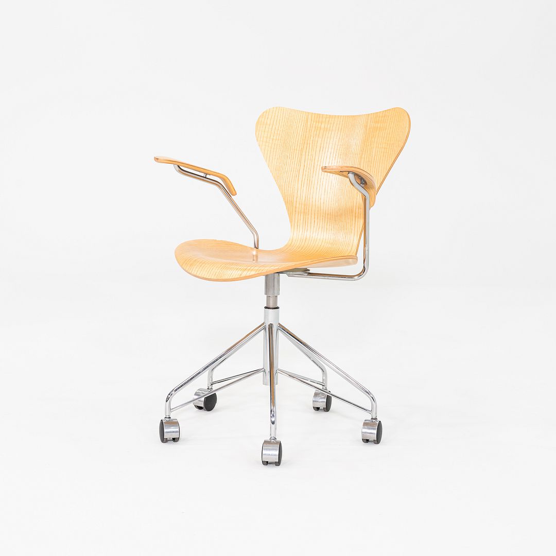 Series 7 Desk Chair, Model 3217