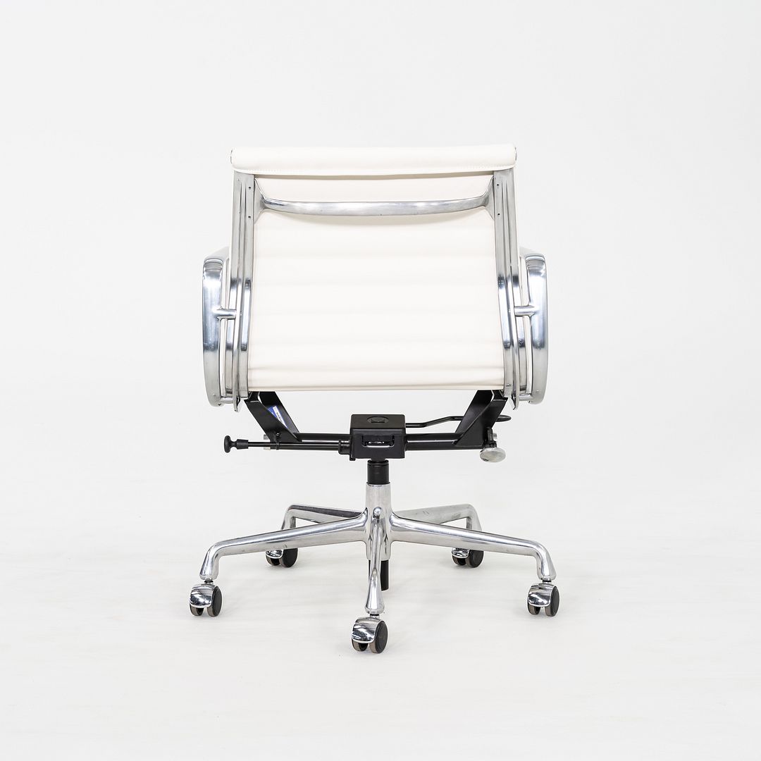 Aluminum Group Management Desk Chair, Model EA335