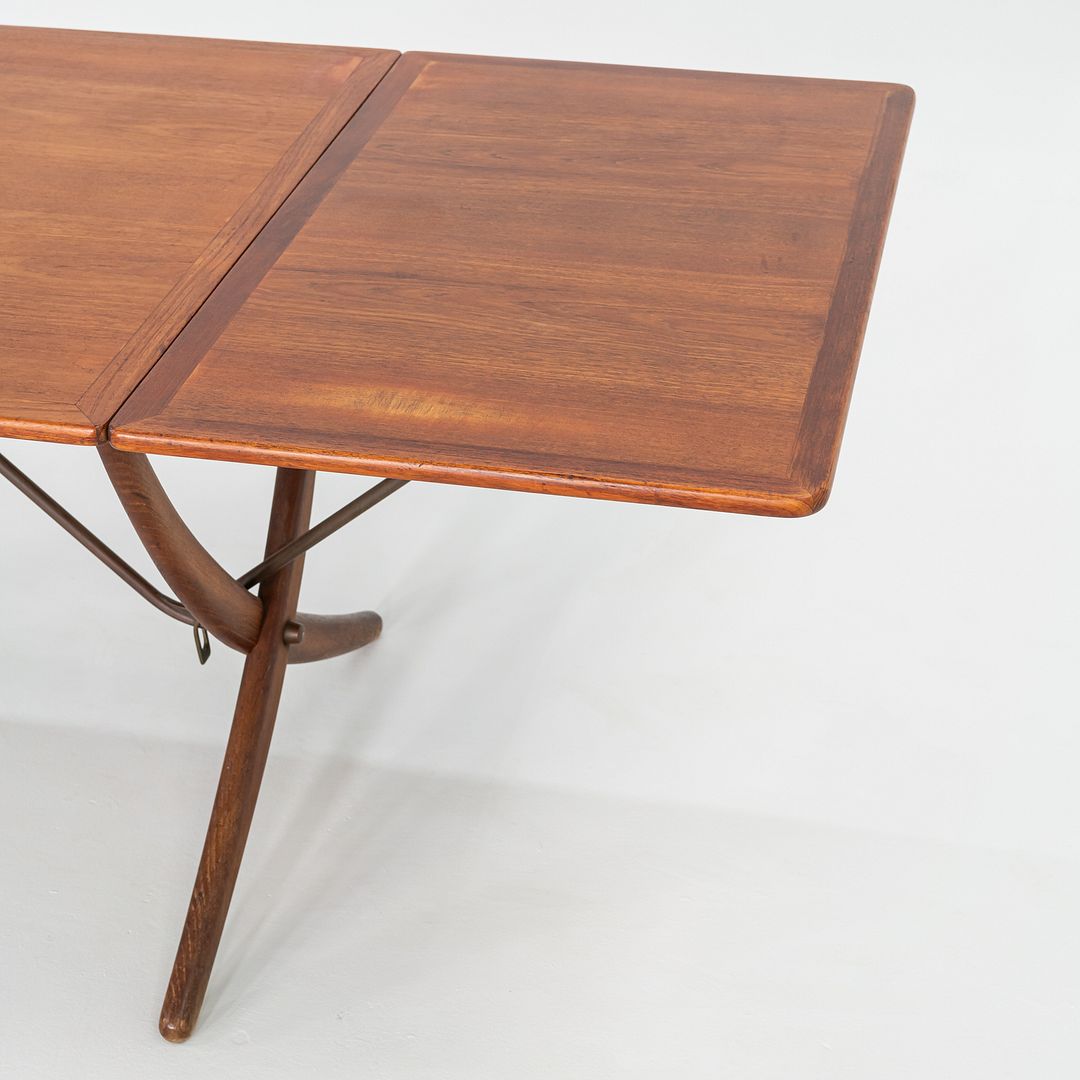 AT-304 Dining Table