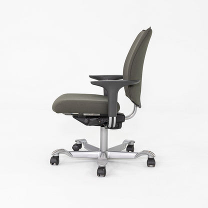 H05 Desk Chair