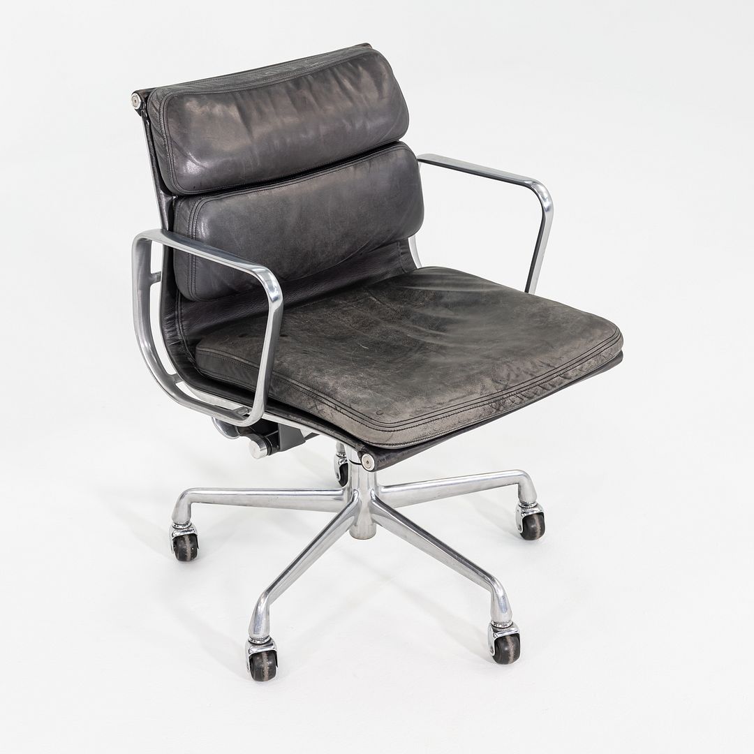 Soft Pad Management Chair, EA435