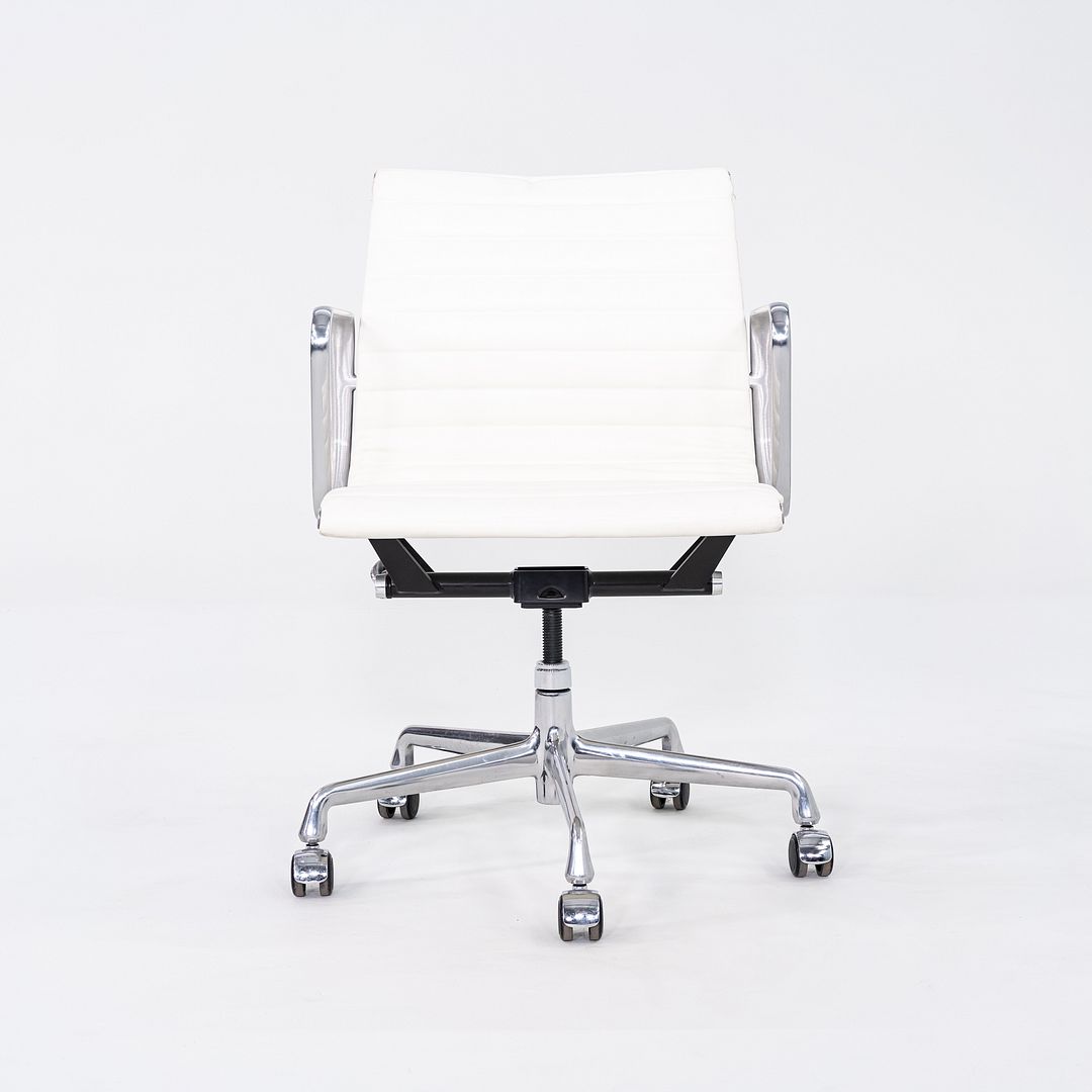 Aluminum Group Management Chair, Model EA335