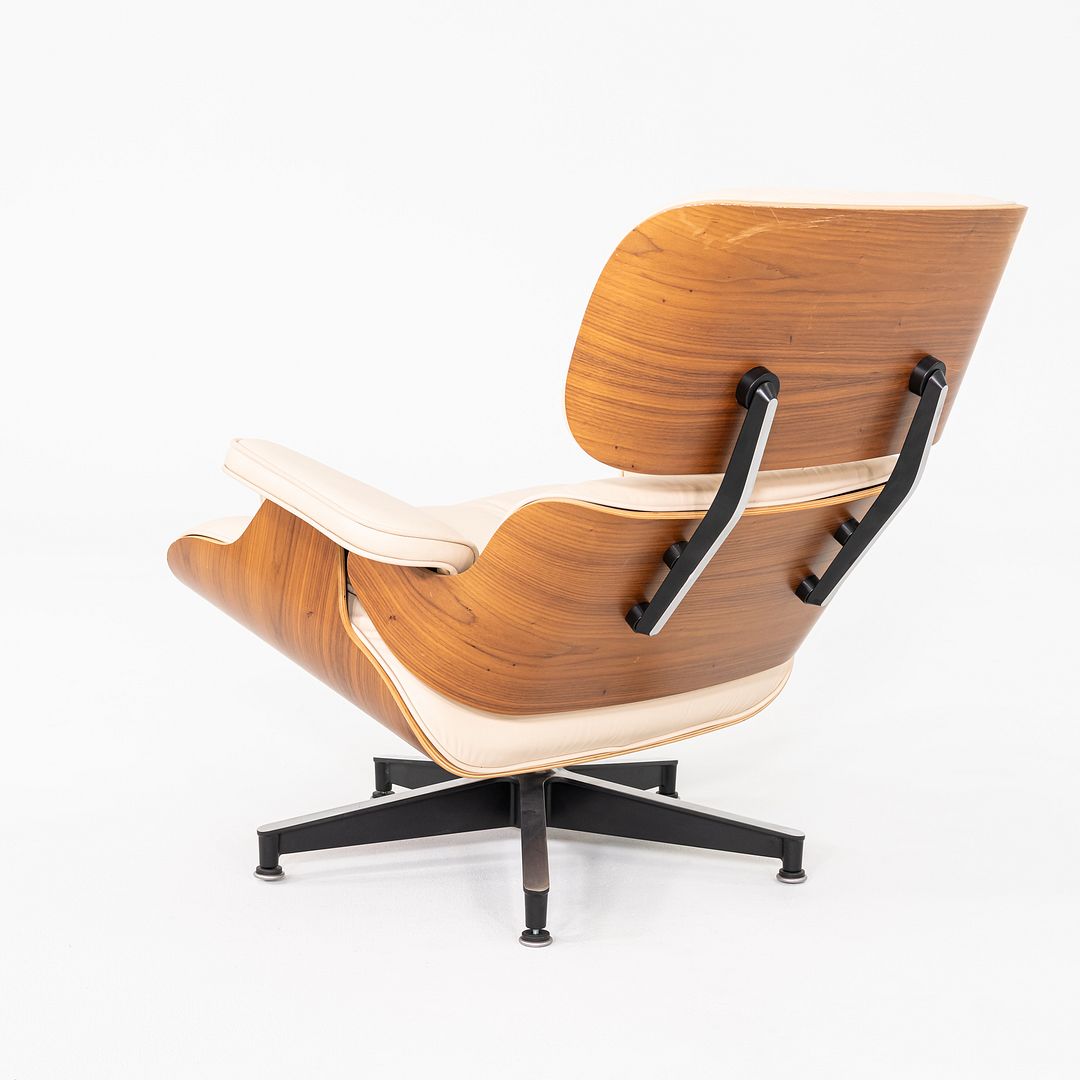 Eames Lounge Chair Model 670