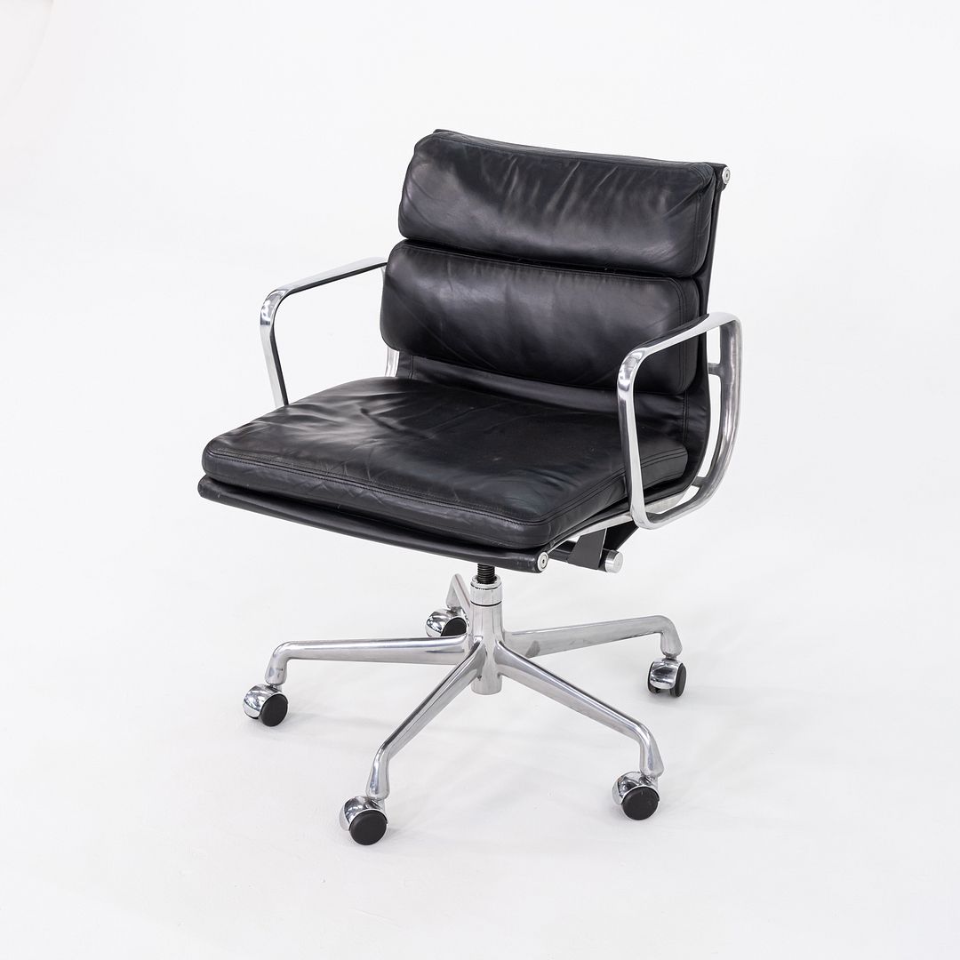 Soft Pad Management Chair, EA435