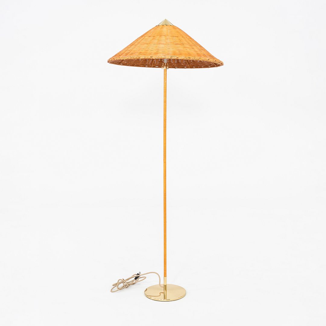 9602 Floor Lamp