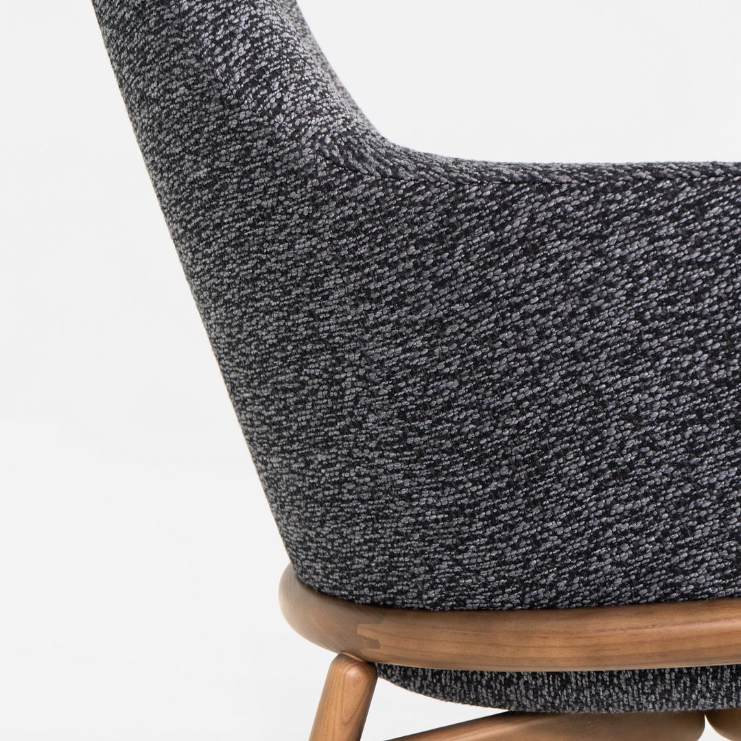 Reframe Lounge Chair