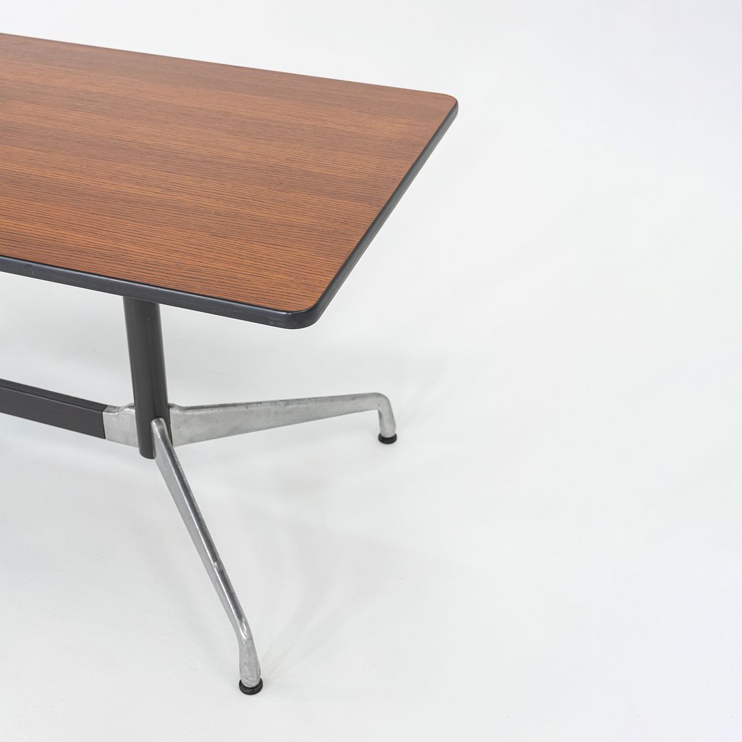 Segmented Conference Table, Model ET187