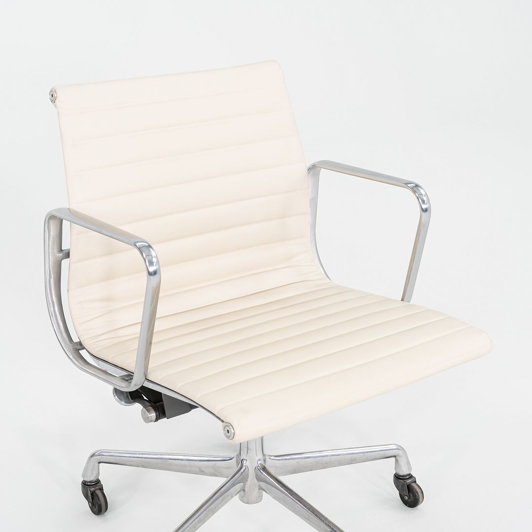 Aluminum Group Management Chair, Model EA335