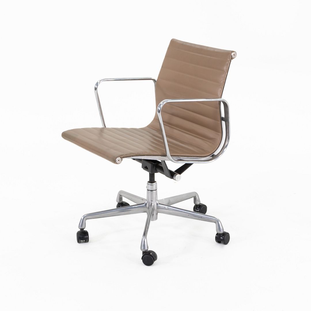 Aluminum Group Management Desk Chair, EA335