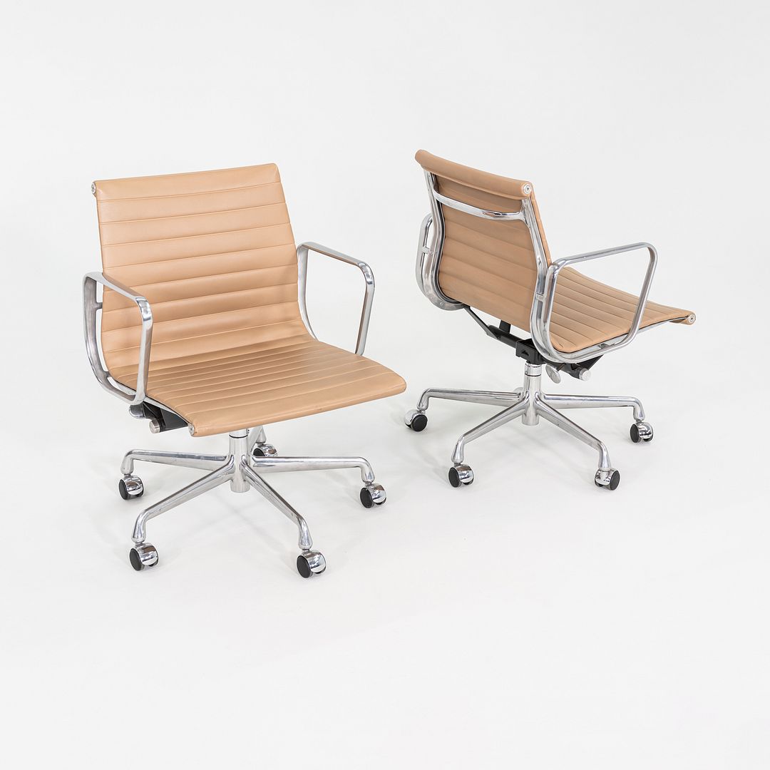 Aluminum Group Management Desk Chair, Model EA335