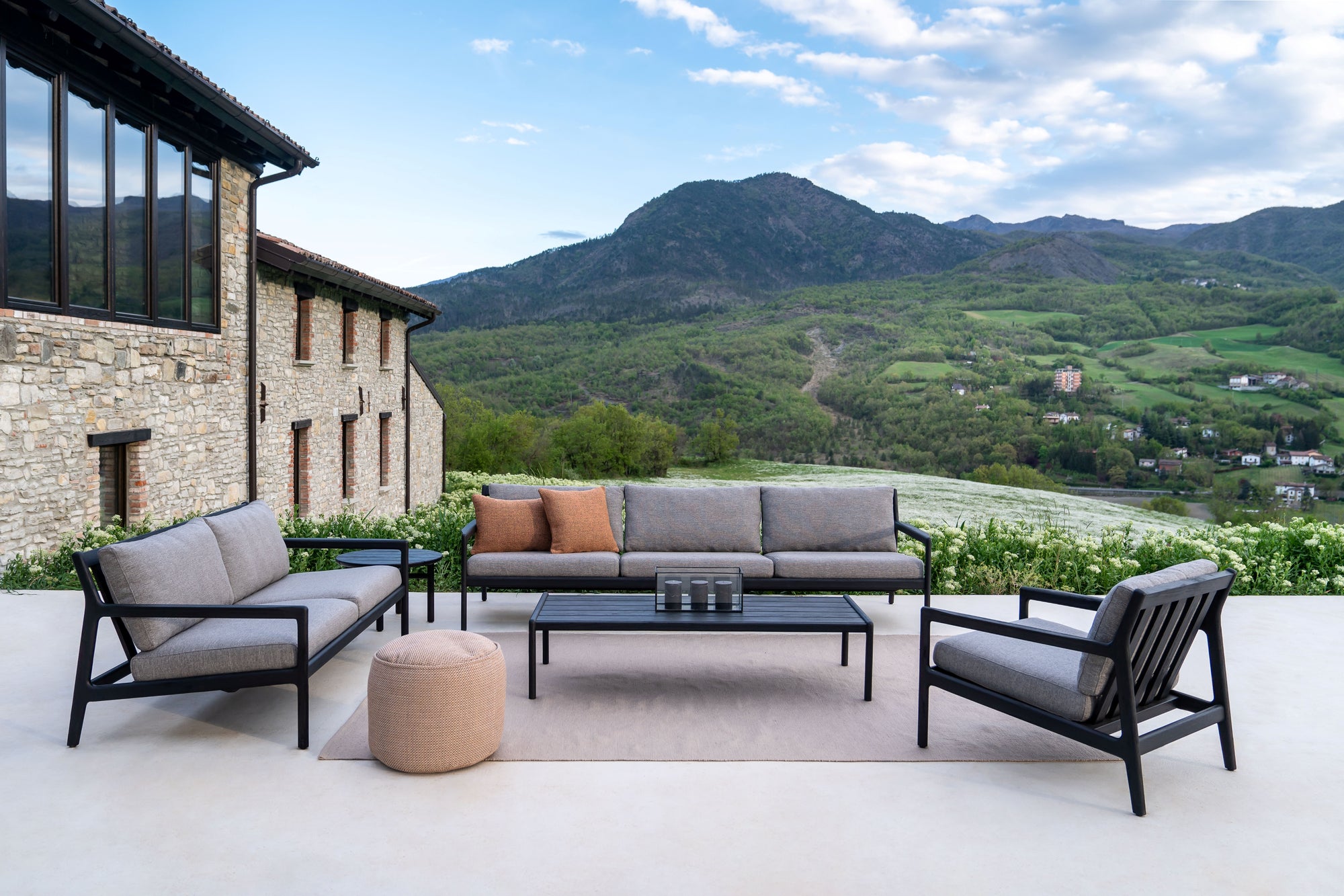 Donut Pouf — Outdoor