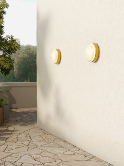 Montreal Round Wall Lamp — Outdoor