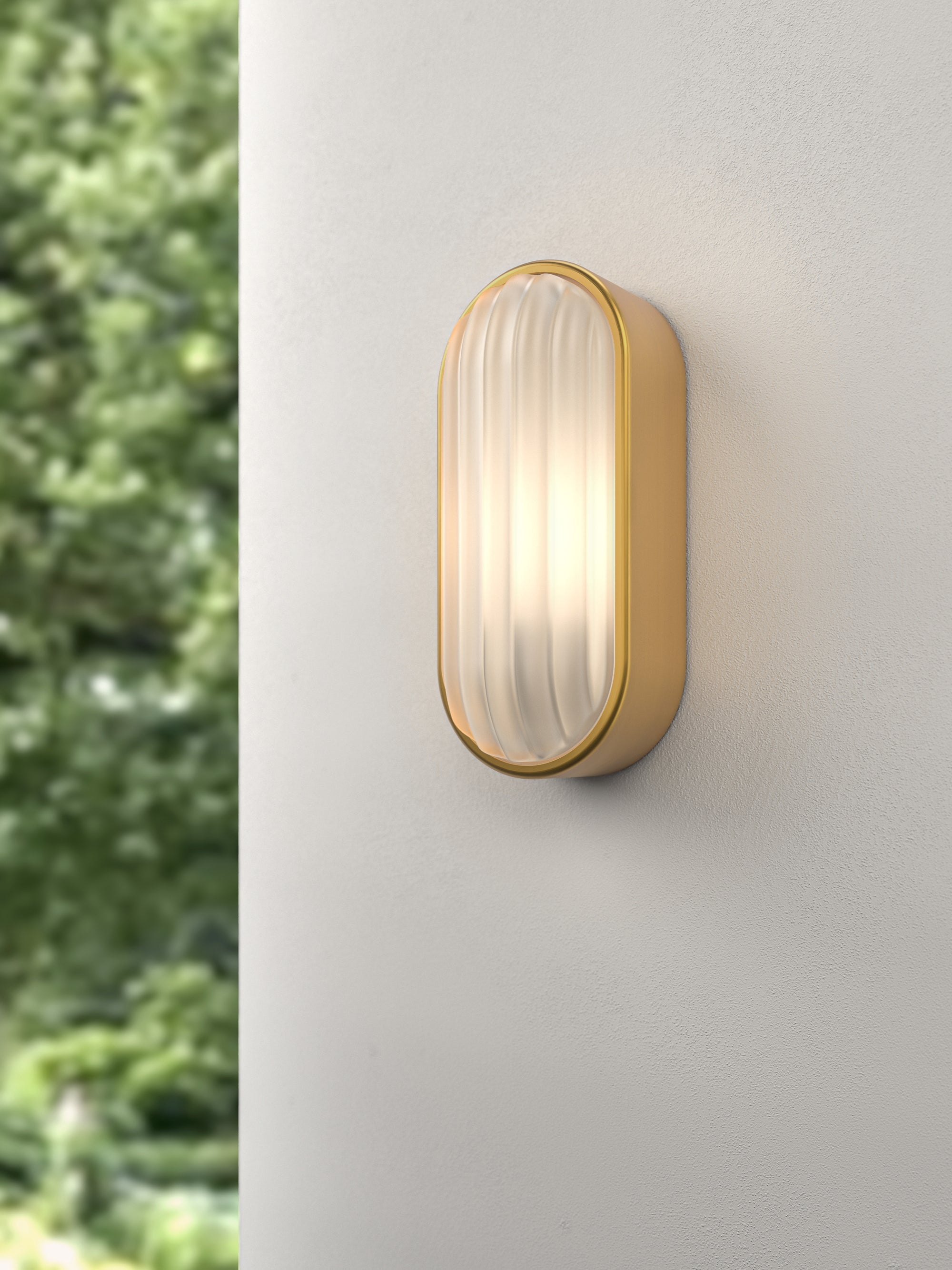 Montreal Oval Wall Lamp — Outdoor