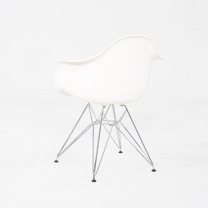 DAR Armchair