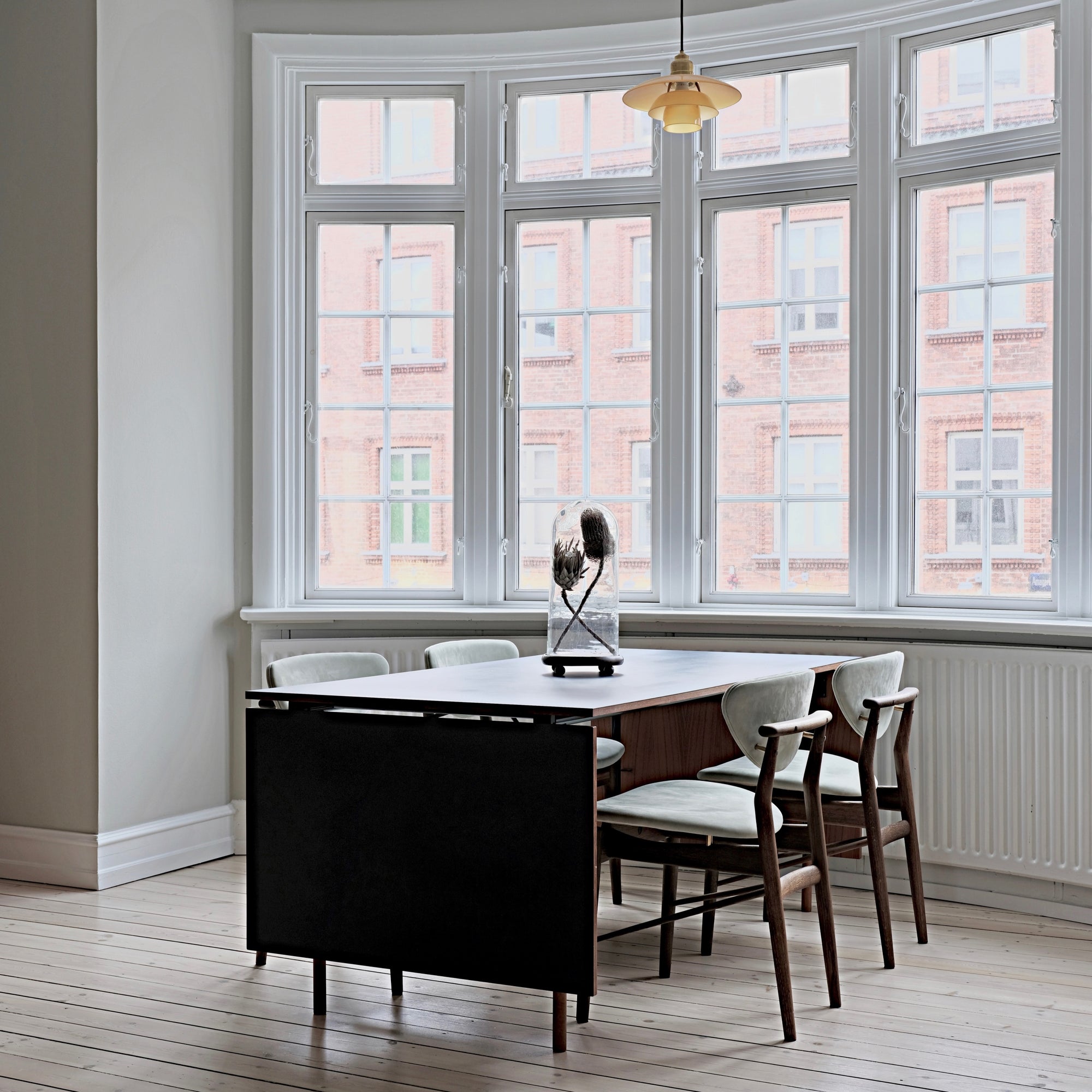 Nyhavn Dining Table
