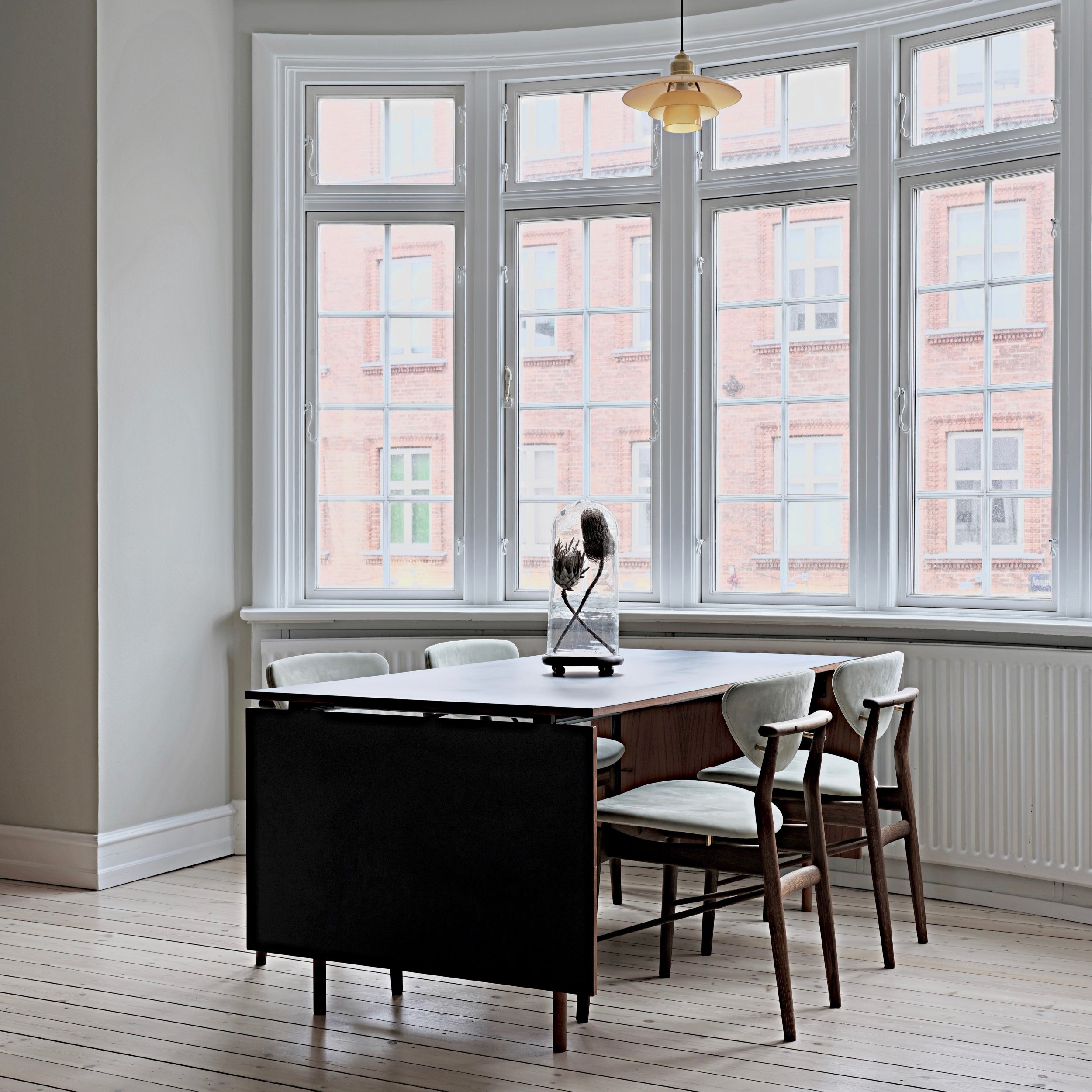 Nyhavn Dining Table