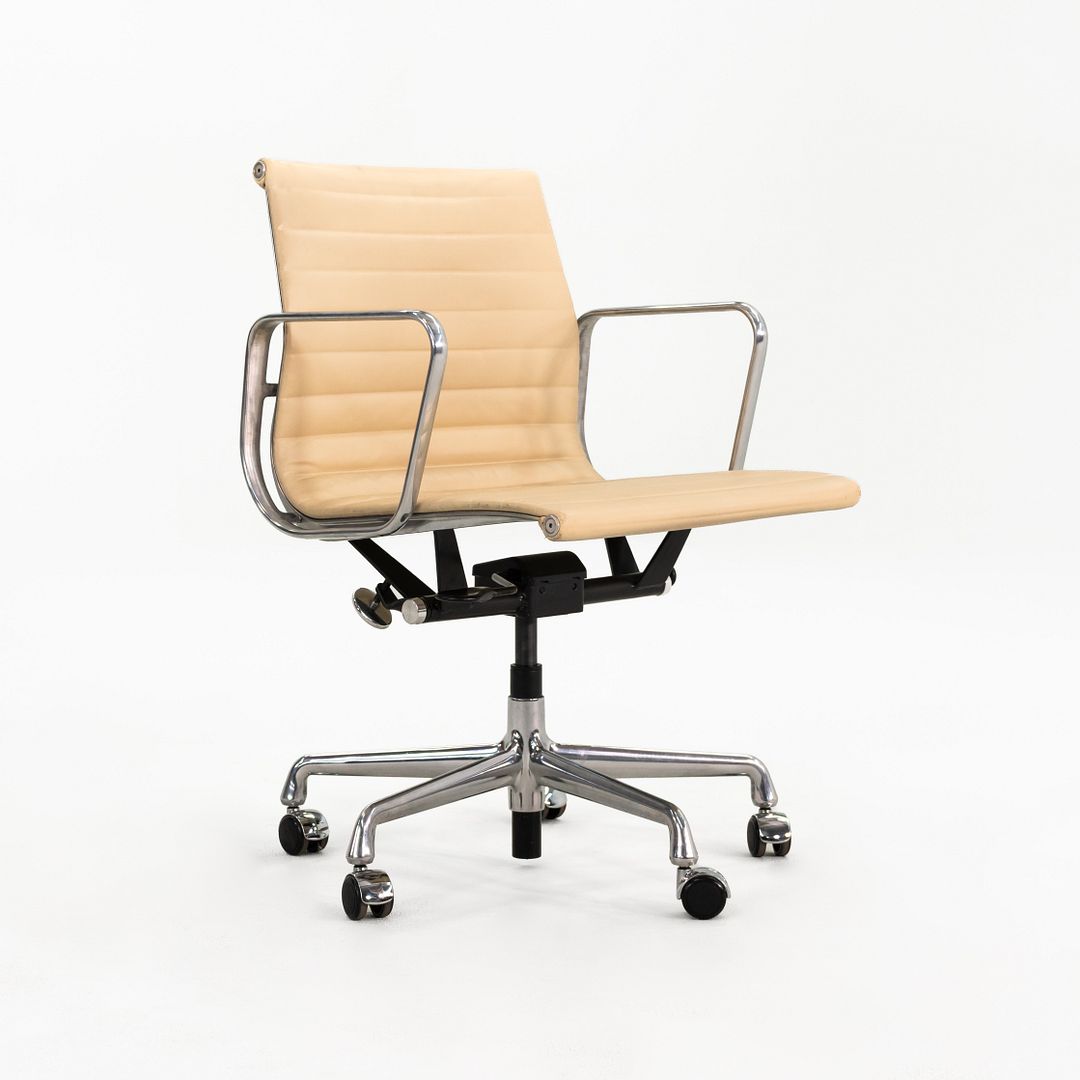 Aluminum Group Management Desk Chair, Model EA335
