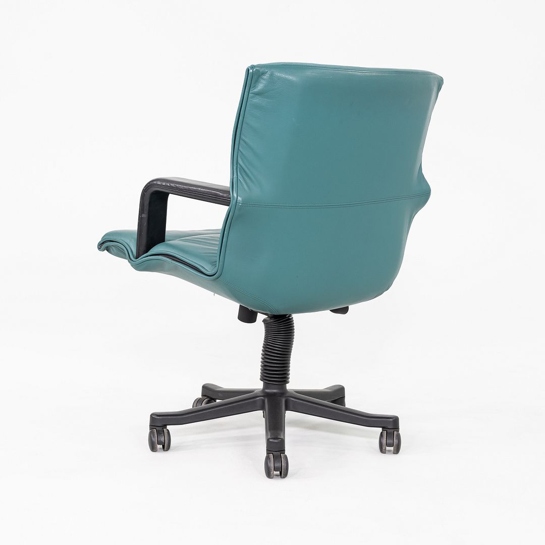 735 Desk Chair