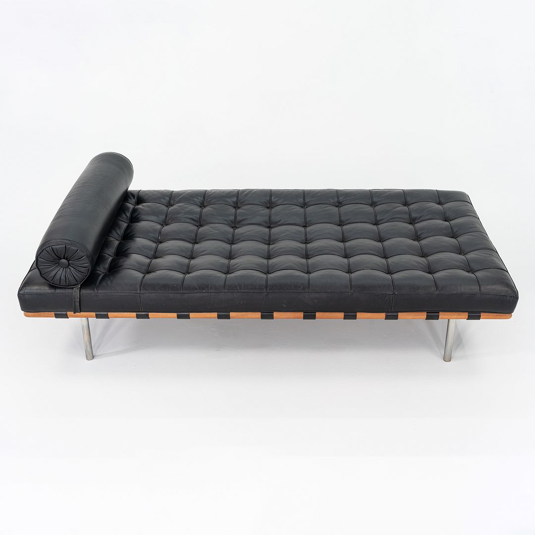 Barcelona Couch, Model 258L