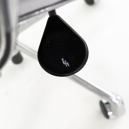 Eames Soft Pad Management Desk Chair, EA435