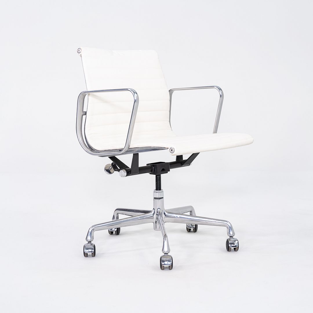Aluminum Group Management Chair, Model EA335