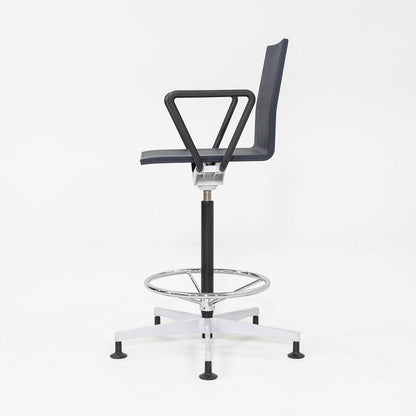 .04 Drafting Stool