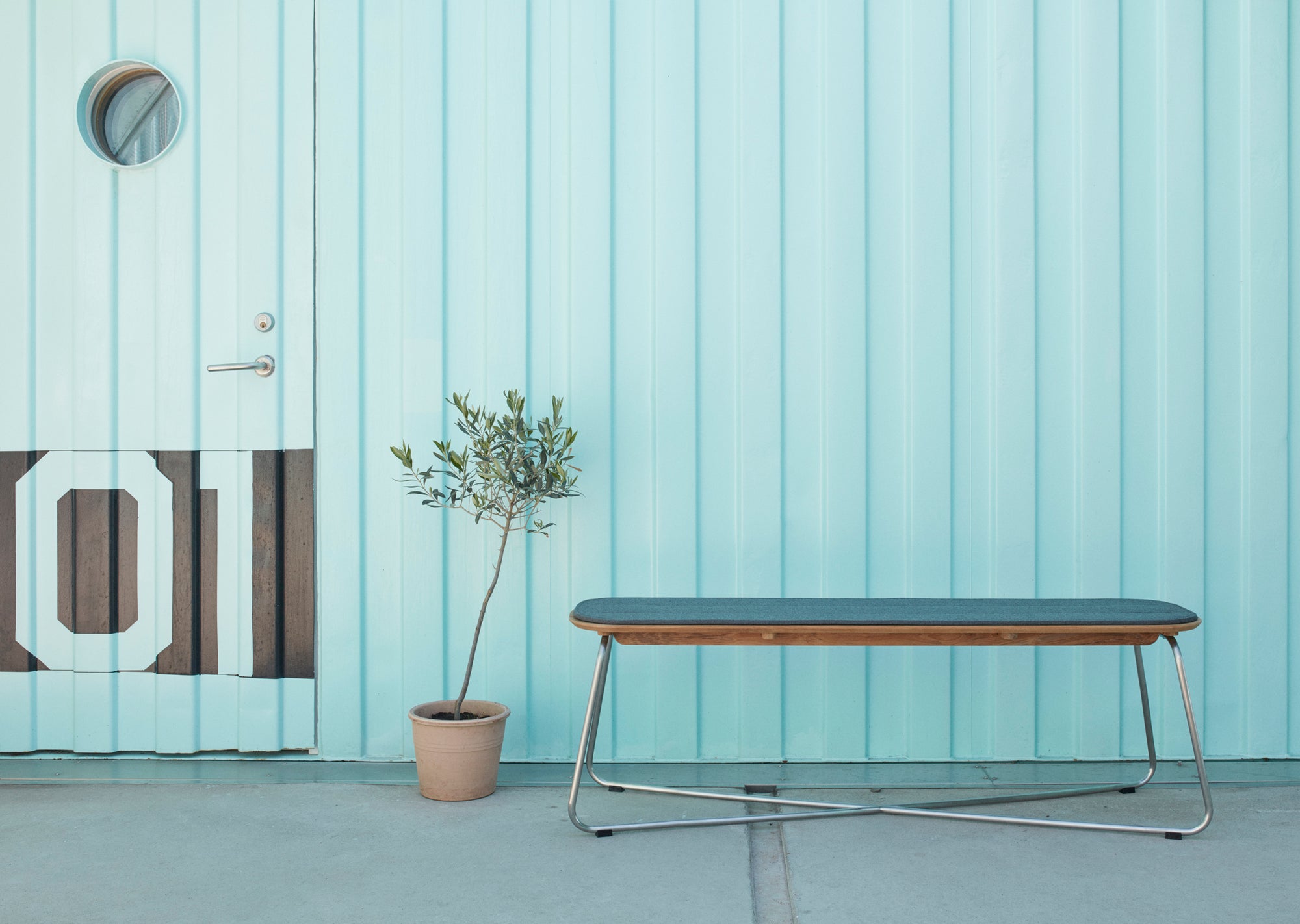 Lilium Bench
