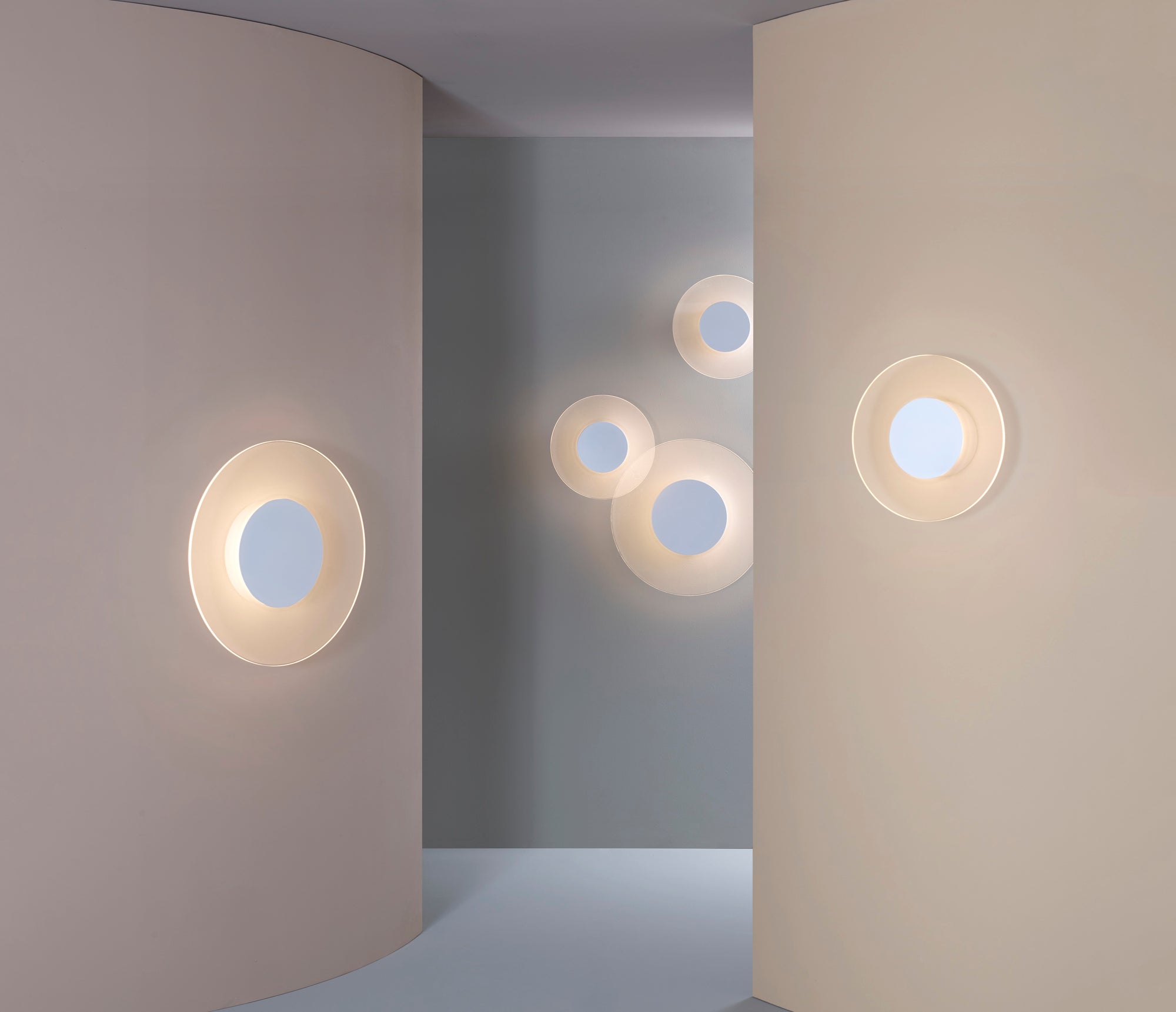 Halftone Wall Lamp