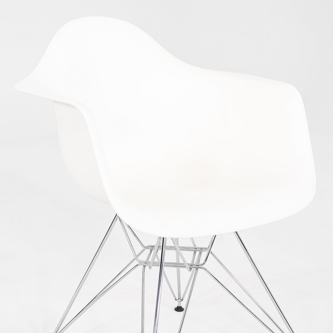 DAR Armchair