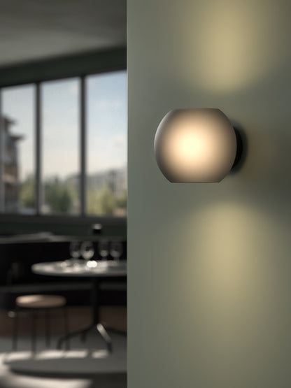 Luna Wall Lamp