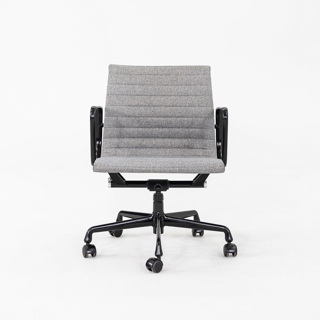 Aluminum Group Management Desk Chair, EA335