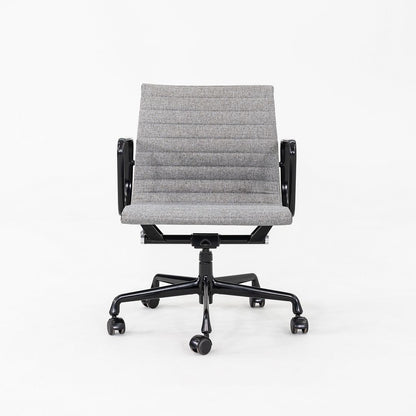 Aluminum Group Management Desk Chair, EA335