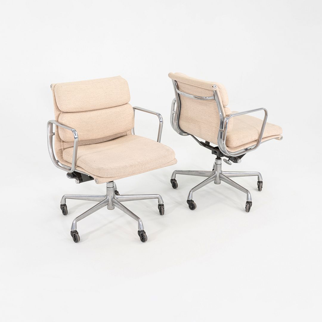 Soft Pad Management Chair, EA435