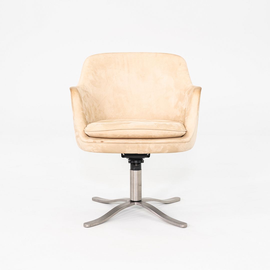 CH 6 Alpha Bucket Chair