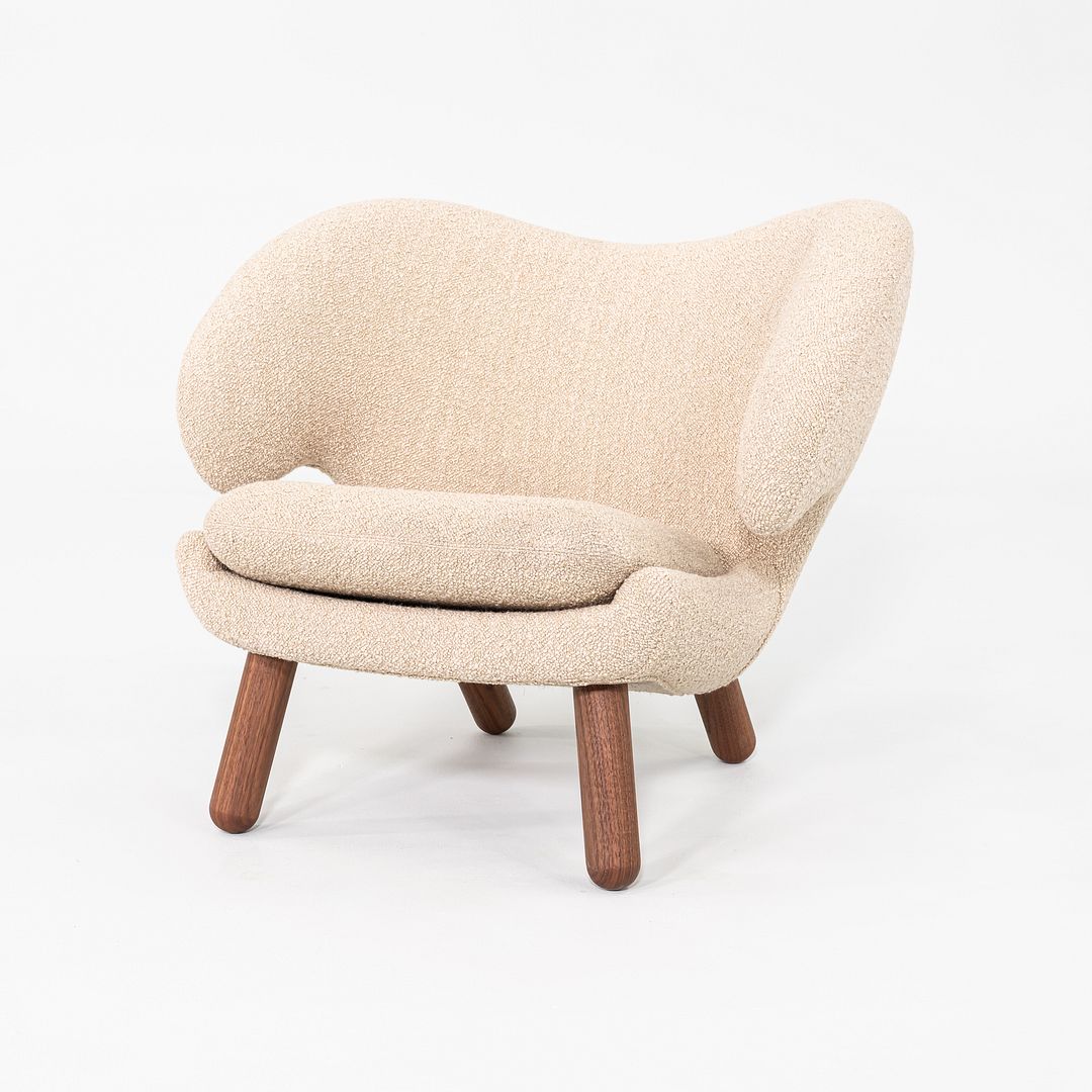 Pelican Lounge Chair