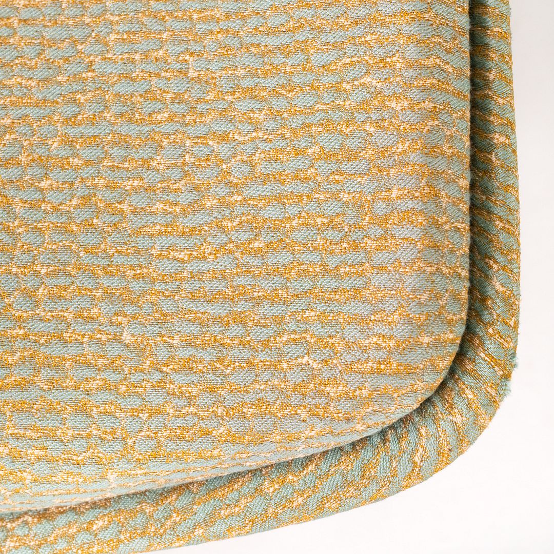 Vika Lounge Chair