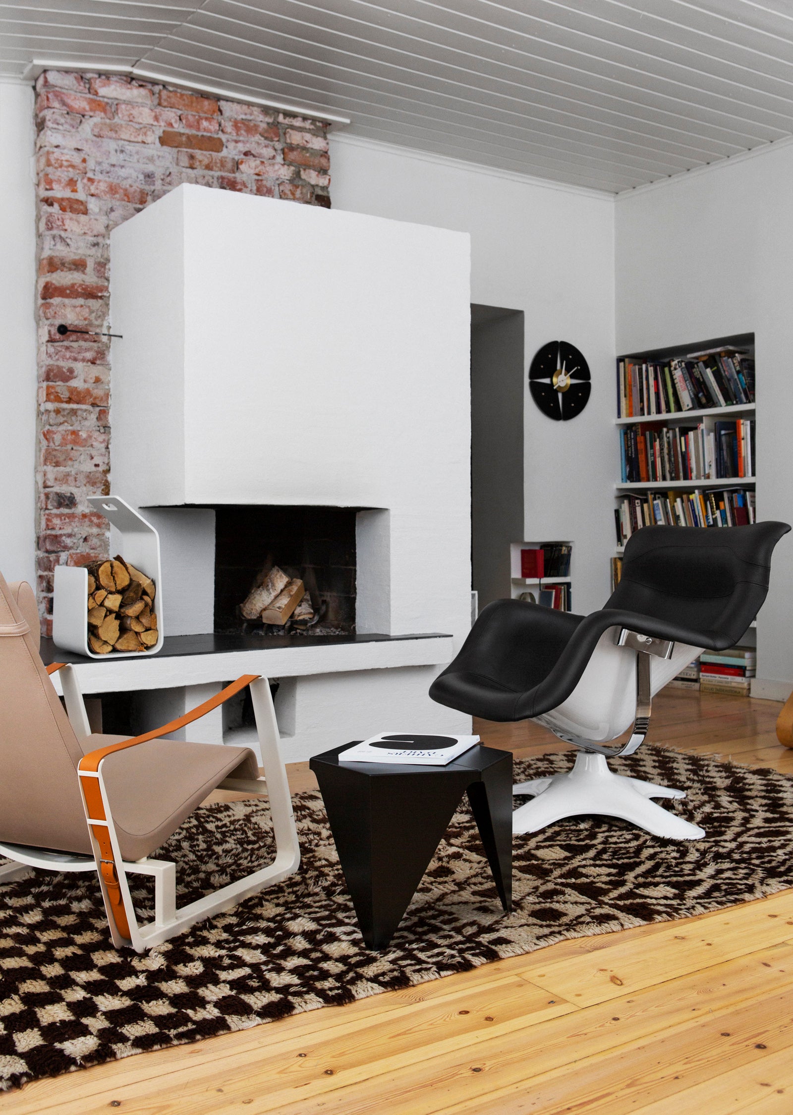 Karuselli Lounge Chair and Ottoman