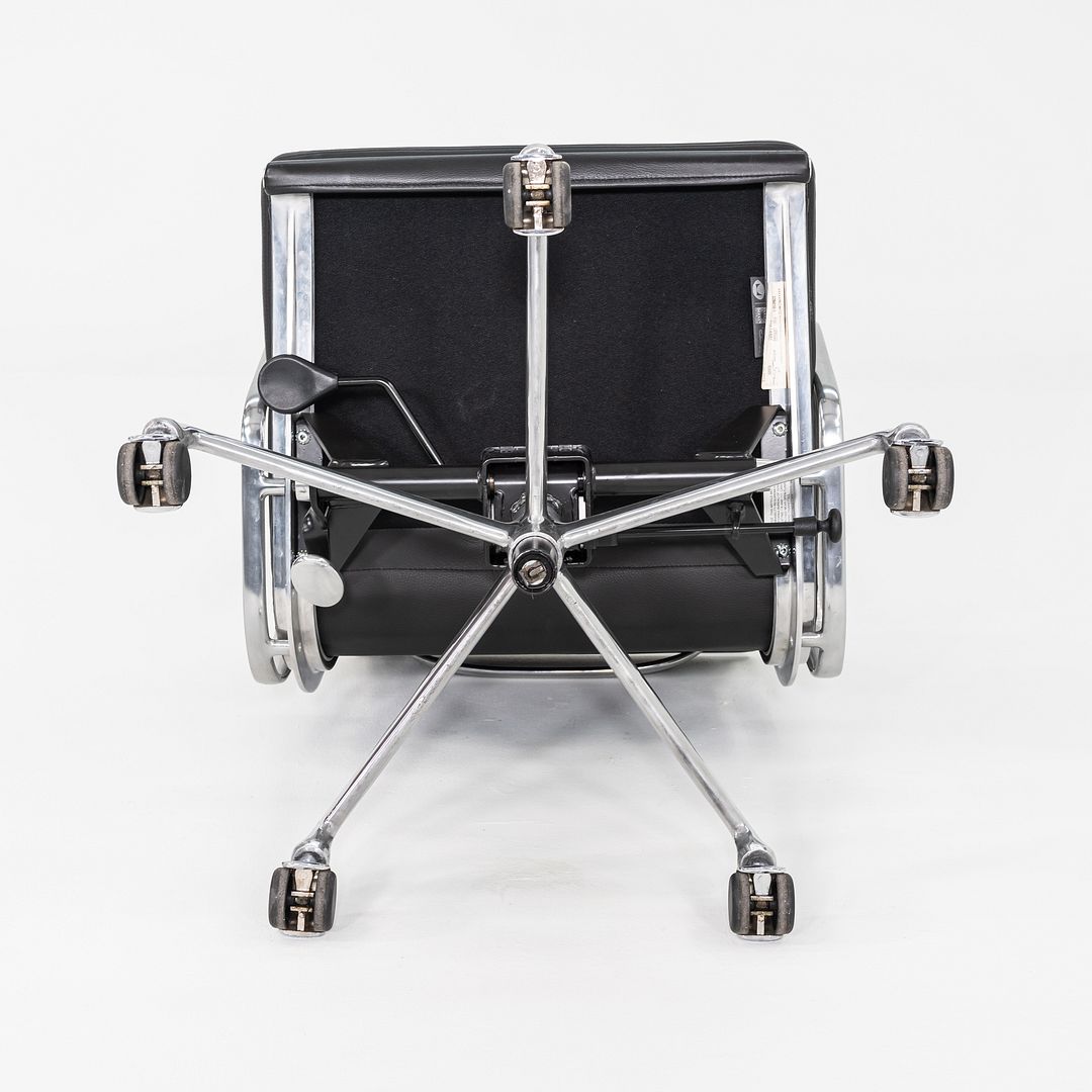 Soft Pad Management Chair, EA435