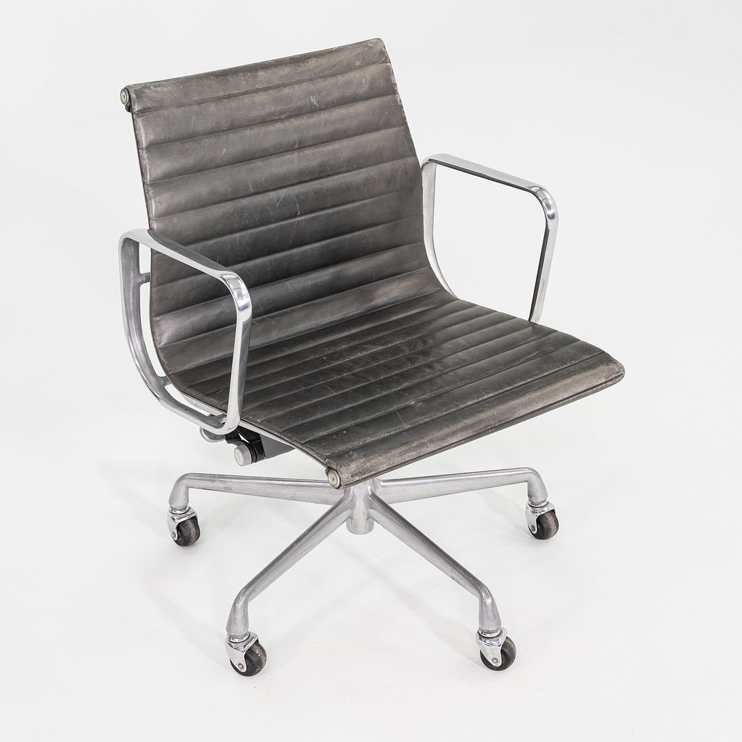 Aluminum Group Management Desk Chair, Model EA335