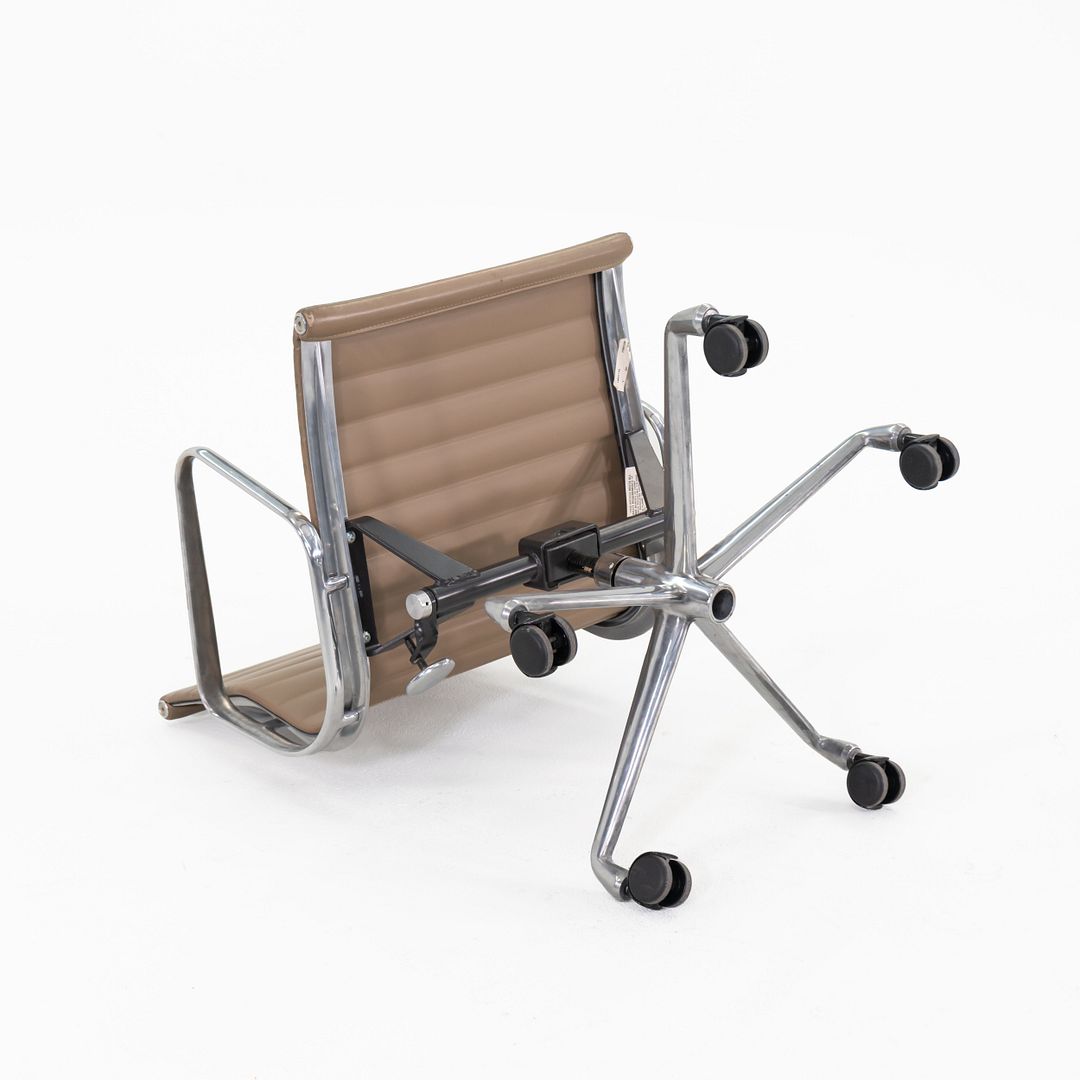 Aluminum Group Management Desk Chair, EA335