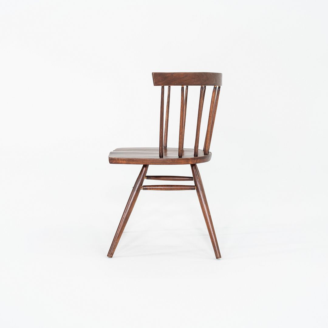 N19 Straight Chair