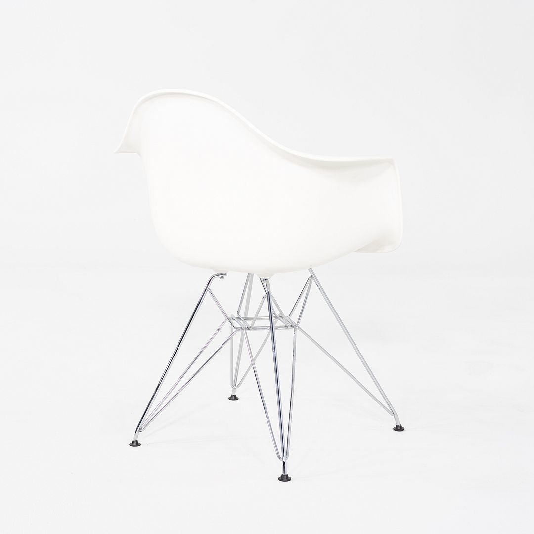 DAR Armchair