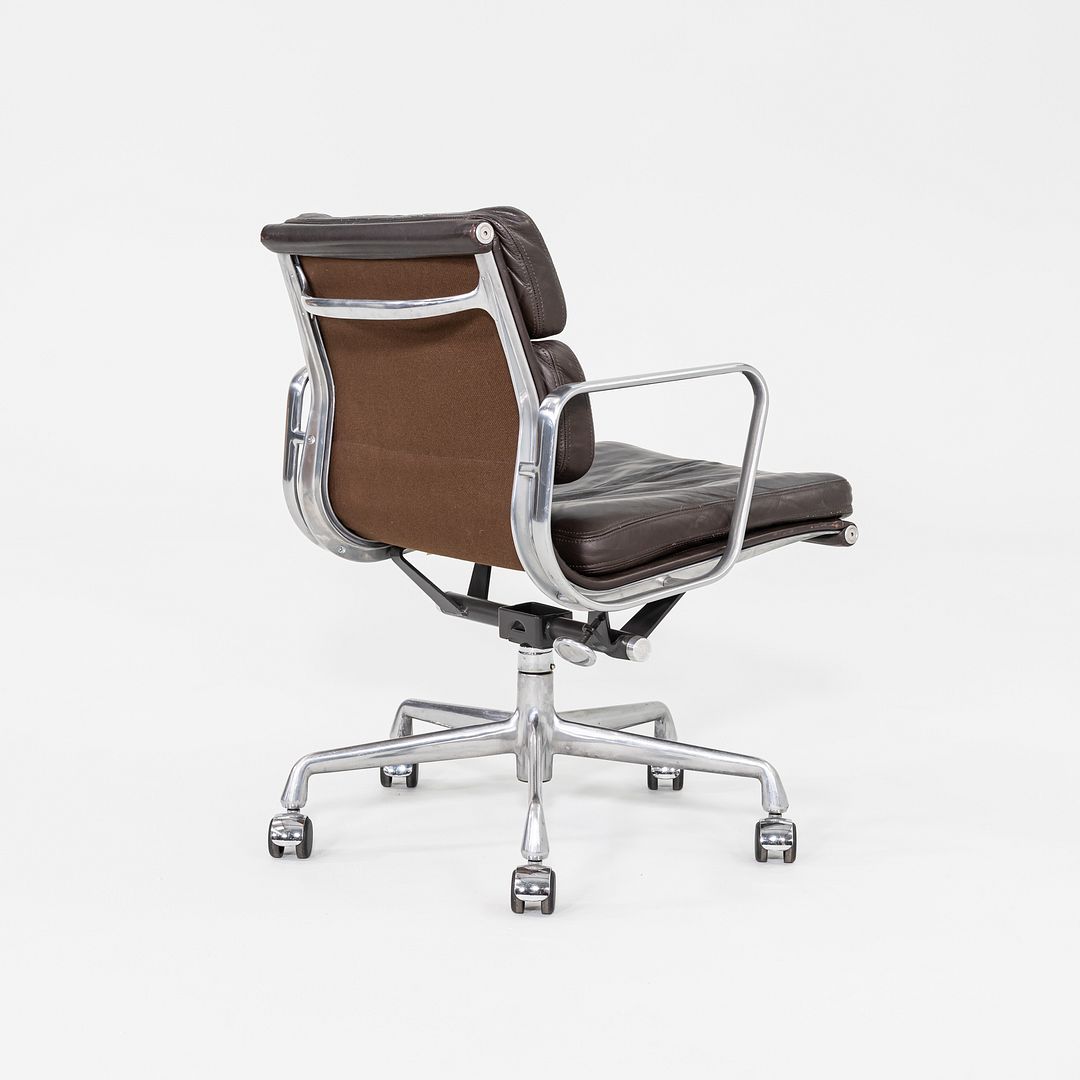 Soft Pad Management Chair, EA435