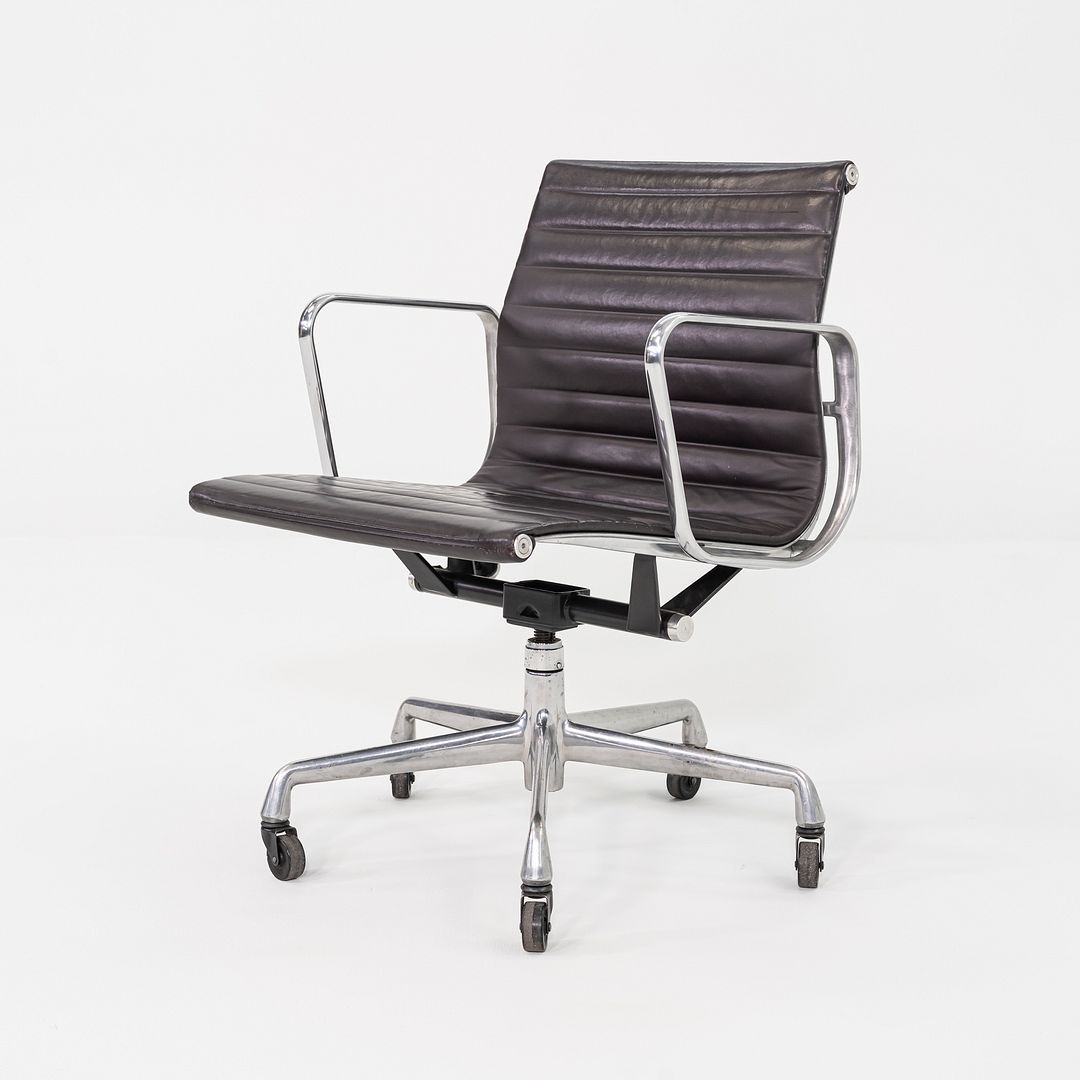 Aluminum Group Management Desk Chair, Model EA335