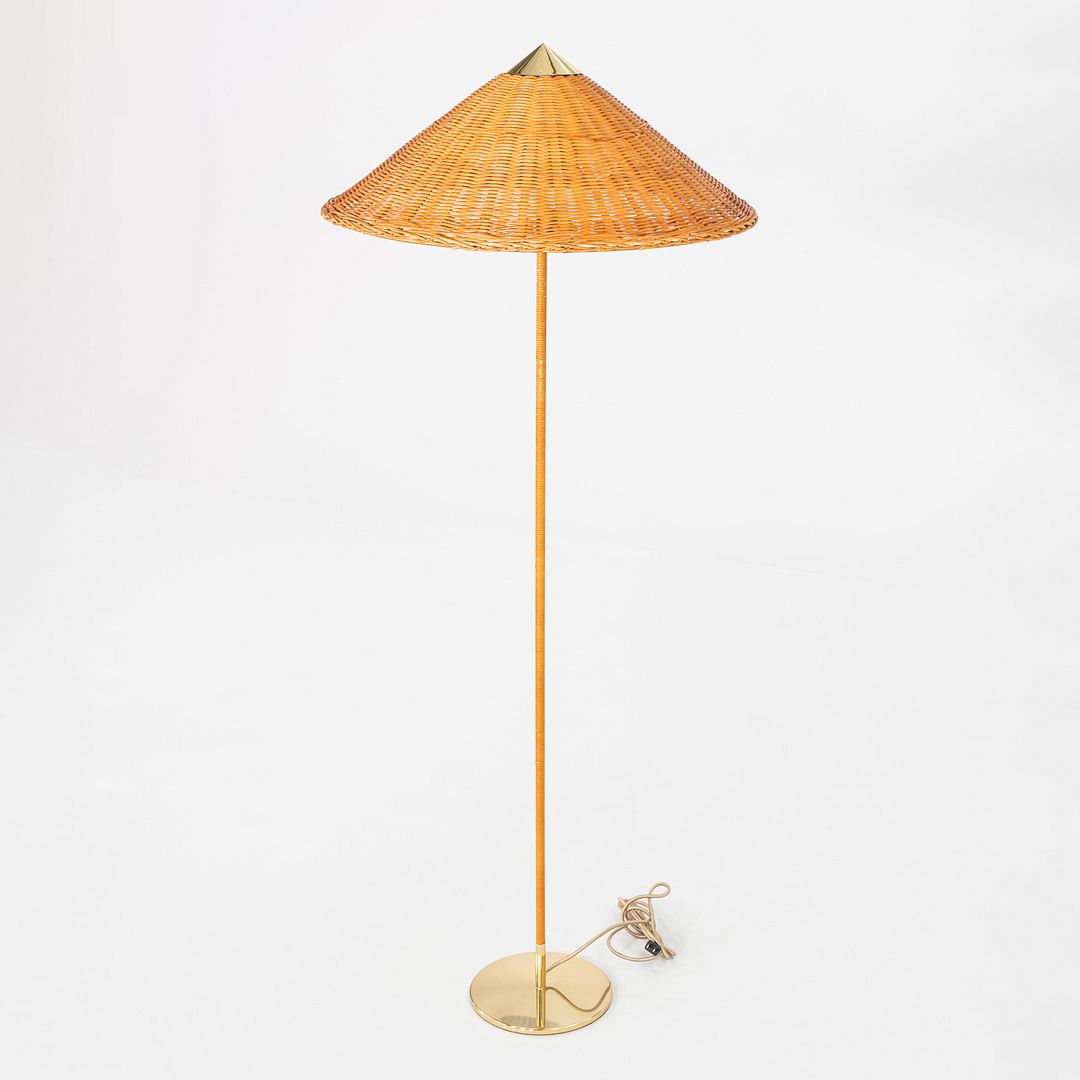 9602 Floor Lamp