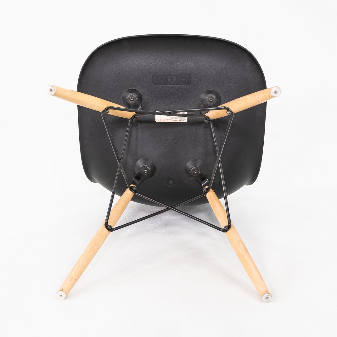 DSW Side Chair with Dowel Base